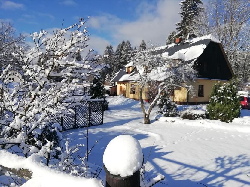 Penzion Pod Strani Malá Morávka Exteriör bild